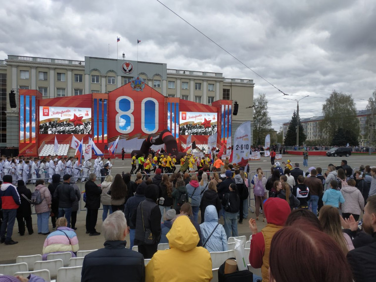 Кадеты и спортсмены школы участвовали в праздничных мероприятиях 9 мая..